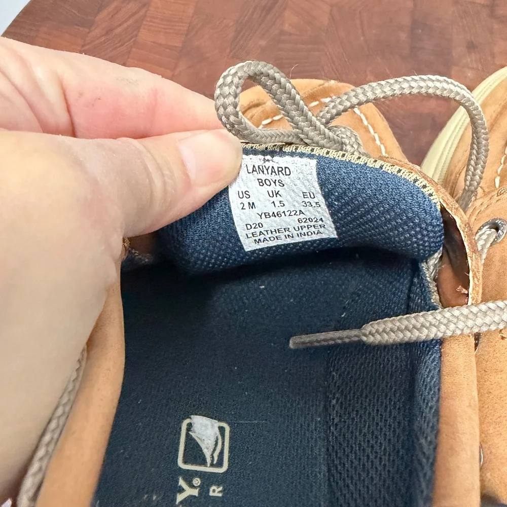 Sperry Top Sider Youth Intrepid Boat shoes. Size 2M Boys - Picture 7 of 8